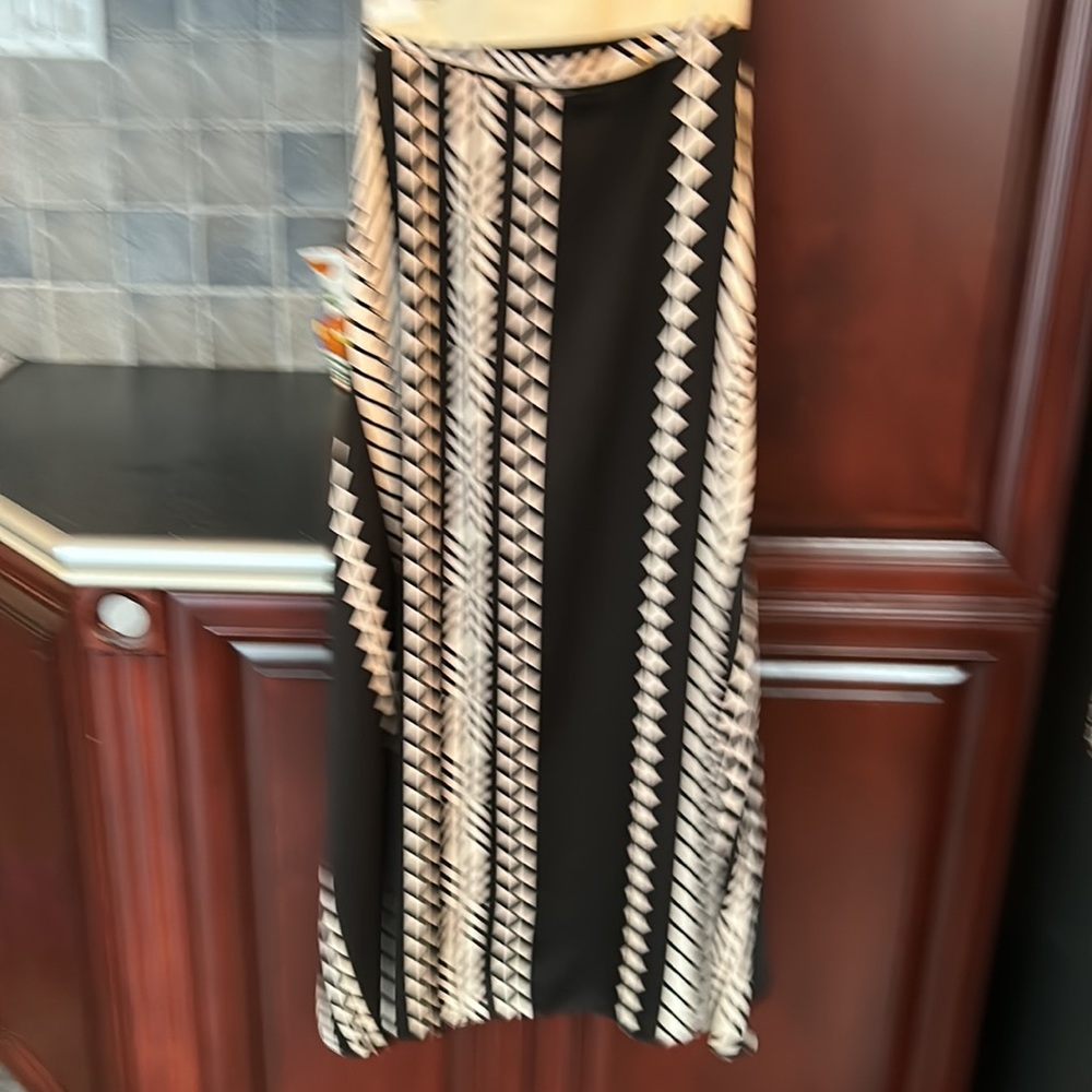 MADE IN ITALY satin feel maxi skirt one size - Picture 4 of 9